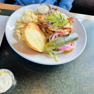 Crispy chicken sandwich