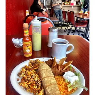 Chorizo and Eggs with Tortillas @ N&amp;G Char Grill.Chicago, IL Simple Mexican Breakfast Burgers Salads Soups Sándwiches Plates. Cool! A