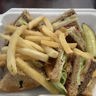 Hamburger Club Sandwich