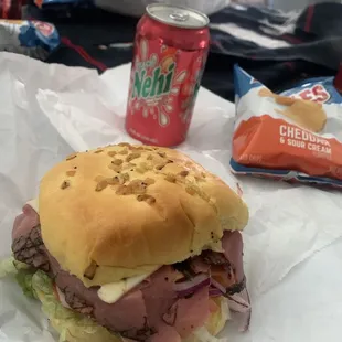 Hook 'Em up, peach pop, chips