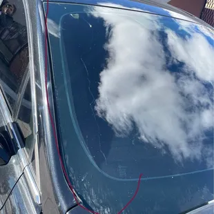 Crack windshield that should have been replaced