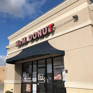 M &amp; M Donut