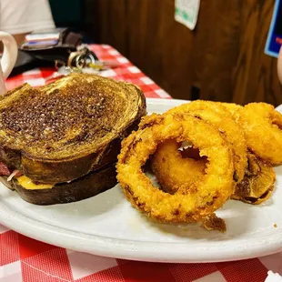 Rueben &amp; onion rings
