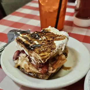 banana split cake