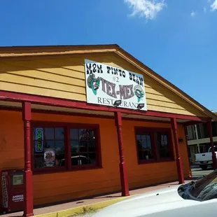 the outside of a restaurant