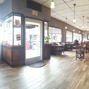 a panoramic view of a restaurant