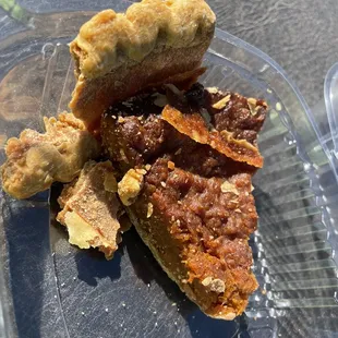 This is the sweet potato pie needs to be called HOT mess !!!