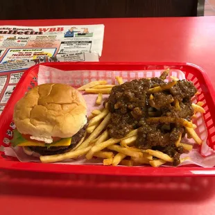Was coming in for a hot dog but the crowd said &apos;burger&apos; so I went with it...  chili smells great.