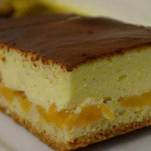 Delicious cheesecake with peaches