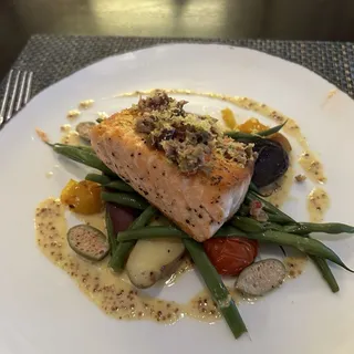 *Salmon Nicoise