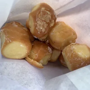 Dozen donut holes $ 1.50. Yummy!!! 10.08.22