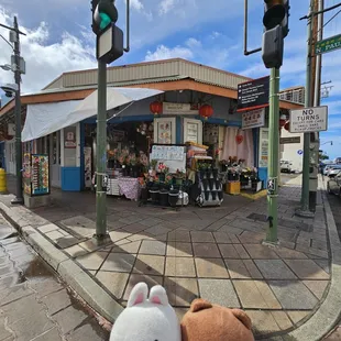 Located at the corner of Pauahi Street and Alakea Street in Chinatown, Honolulu