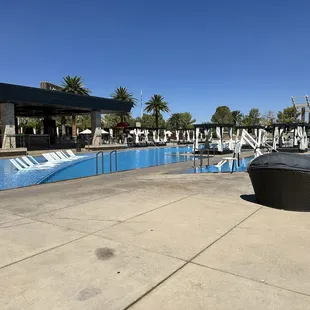 In pool chairs amazing!