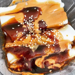 Hong Kong style rice noodle drenched in special sauce!!!