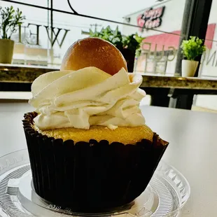 Lychee cupcake