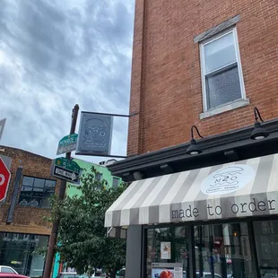 the outside of a restaurant