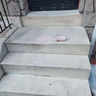 Good food. However, when my order arrived, there was no milkshake. An hour later, voila. Thanks...?