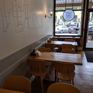 sushi and sashimi, interior