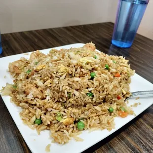 Shrimp fried rice. So so.