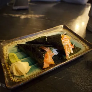 Salmon Handroll