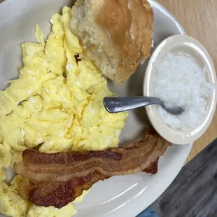 Scrambled eggs, biscuit &amp; grits