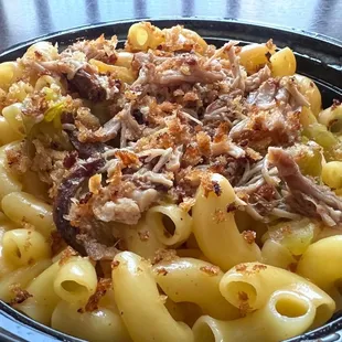 a bowl of macaroni and cheese