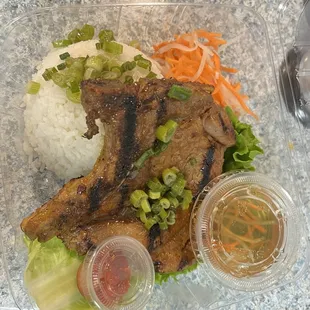 Grilled pork chops with rice