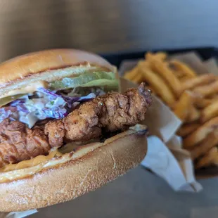 Macaco Sandwich spice level Hot with Parmesan fries