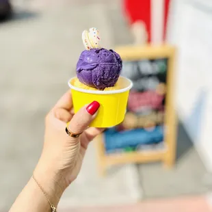 Ube, mango &amp; Fruity Pebbles Macaron