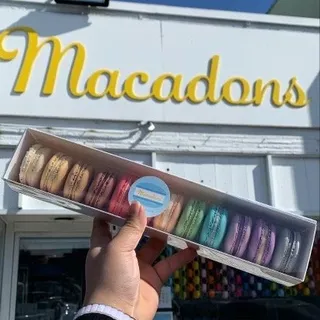 Assorted 12 Favorites Macaron Box