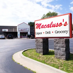 a sign for macalusos