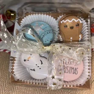 Macaroon Cat has the best flavors and are the cutest! Couldn't ask for better service as well!:)