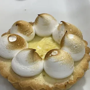 Lemon meringue tart