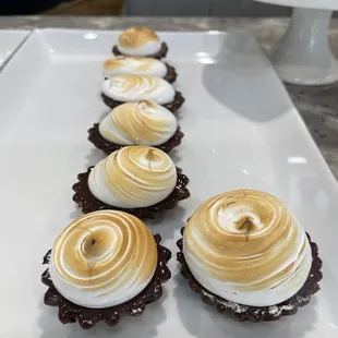 Chocolate s'mores tart