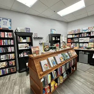 MacArthur Books
