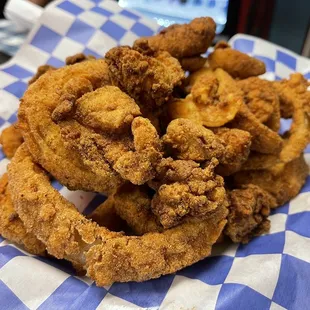 Mixed seafood platter - catfish, shrimp, oysters, onion rings. Very fresh and tasty.