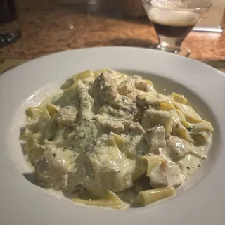 Cacio Pollo Pappardelle