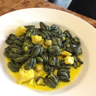 Cuffie Con Ragu Di Pesce Biano E Crema Allo Zafferano