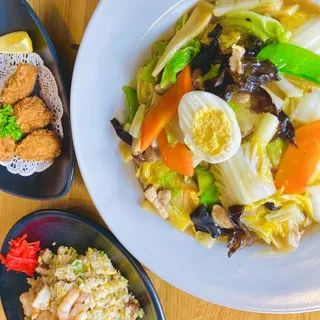 Gomoku Yaki (Pan-Fried Noodle)