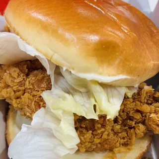 01. Macho Crispy Chicken Sandwich