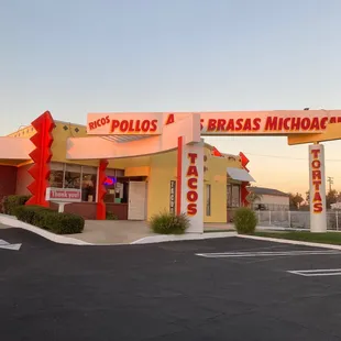 &quot;Macho Pollo&quot; on Holt Avenue in Pomona. Looks like something from a Dr.Seuss story, I love it!