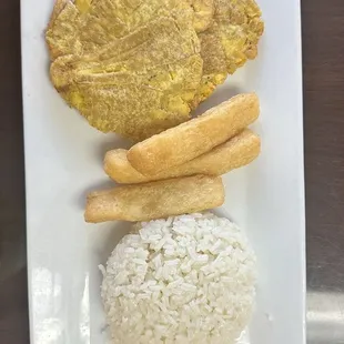 Arroz, Tostones y Yuca Frita