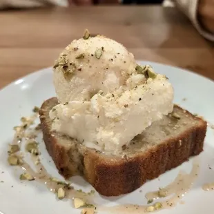+HIZO bread a la mode