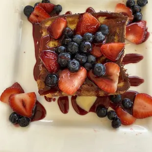 Creme brulee berry french toast