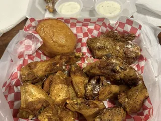 Rozay's Wingz