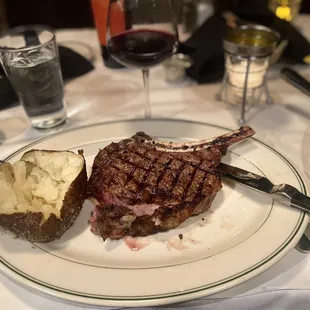 This is the cowboy steak and sure it was delicious and fulfilling, didnt even survive with me