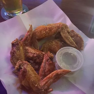 Wings, come in orders of 8 and all flats. I ordered medium garlic parm and they're great.