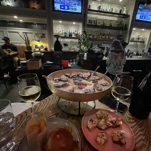 sushi and sashimi, interior