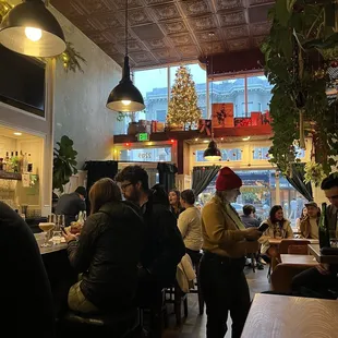 Lives the vibe in here