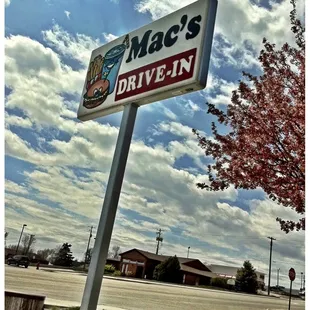 Best homemade hamburgers &amp; fries in the Central Plains!